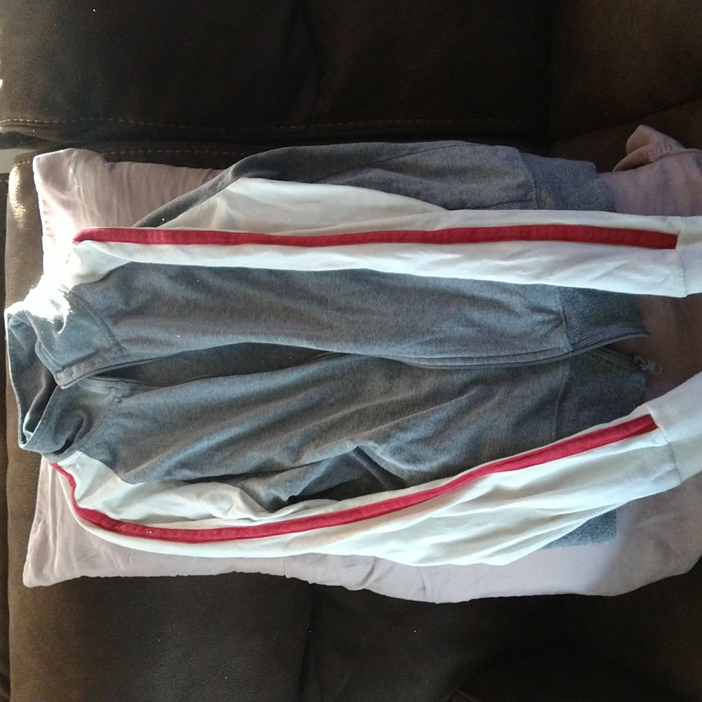 Light weight jogging top